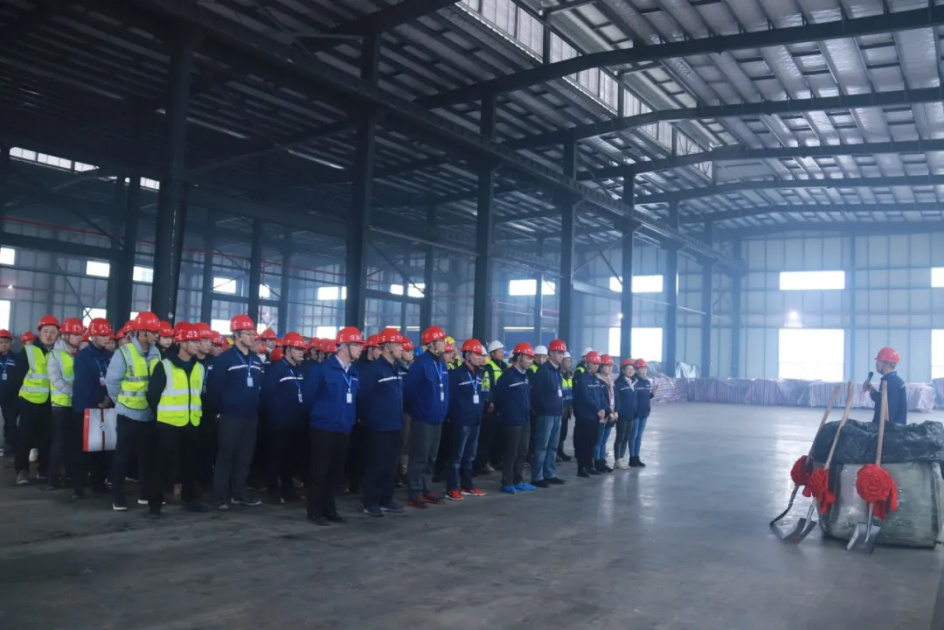 新年新車間！中部產(chǎn)業(yè)基地舉行循環(huán)二期投產(chǎn)