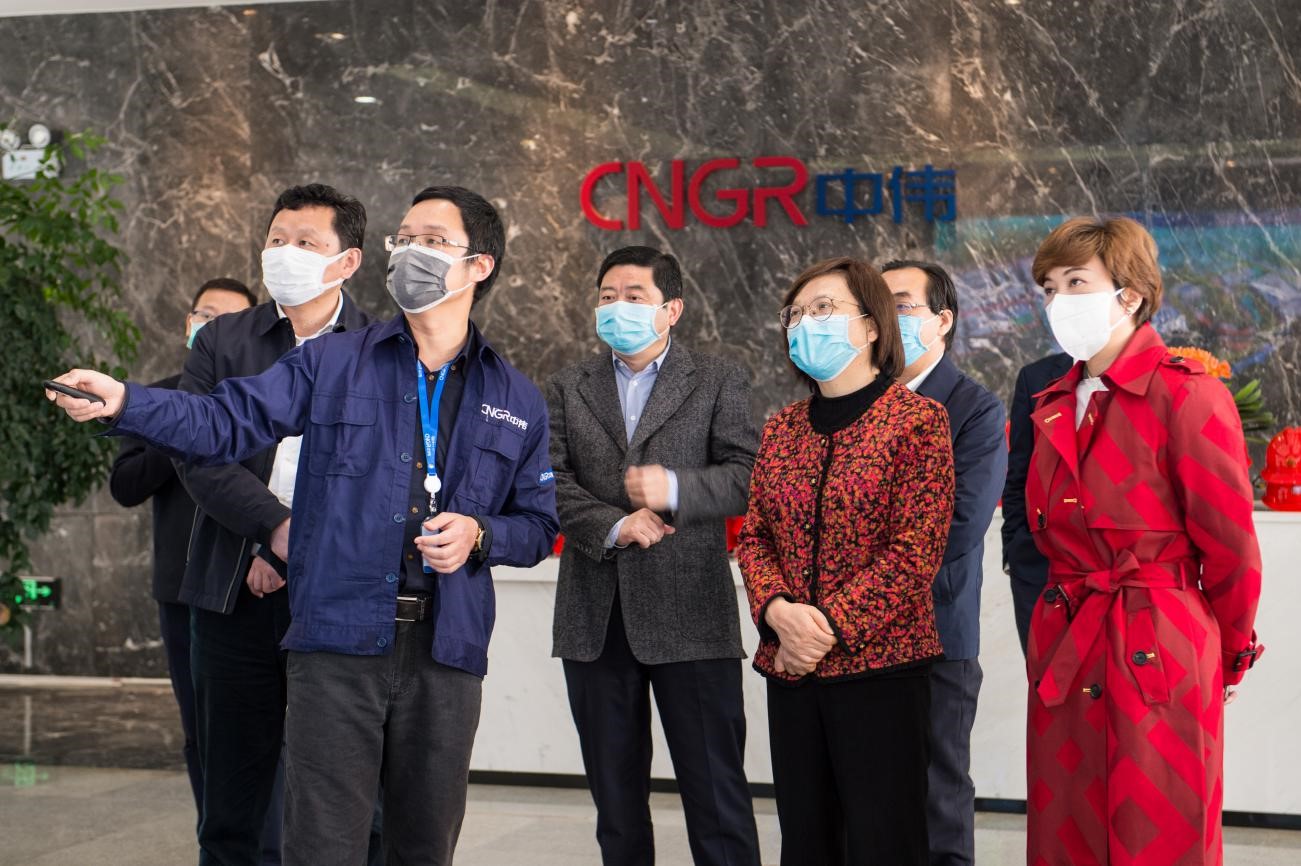 湖南省委常委、常務副省長謝建輝赴中偉視察復工復產(chǎn)工作