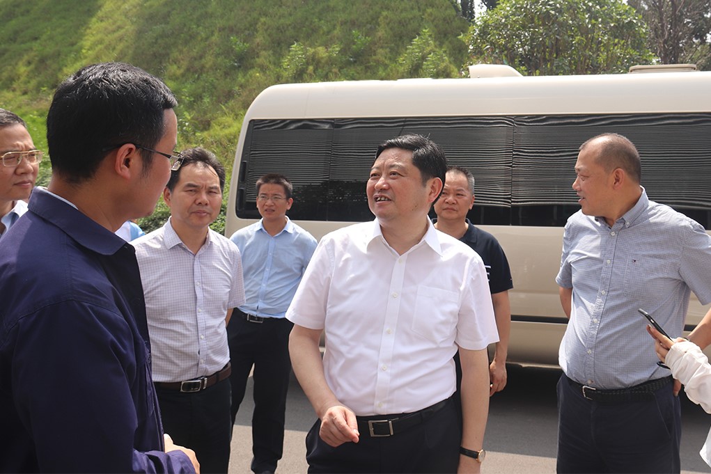 加快發(fā)展，搶占機(jī)遇丨夏建平一行調(diào)研中偉新材料中部產(chǎn)業(yè)基地