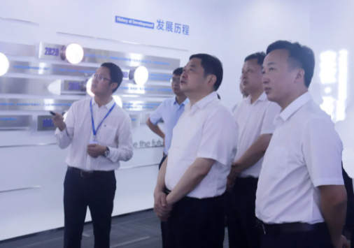 長(zhǎng)沙市委常委、常務(wù)副市長(zhǎng)夏建平一行赴中部產(chǎn)業(yè)基地調(diào)研