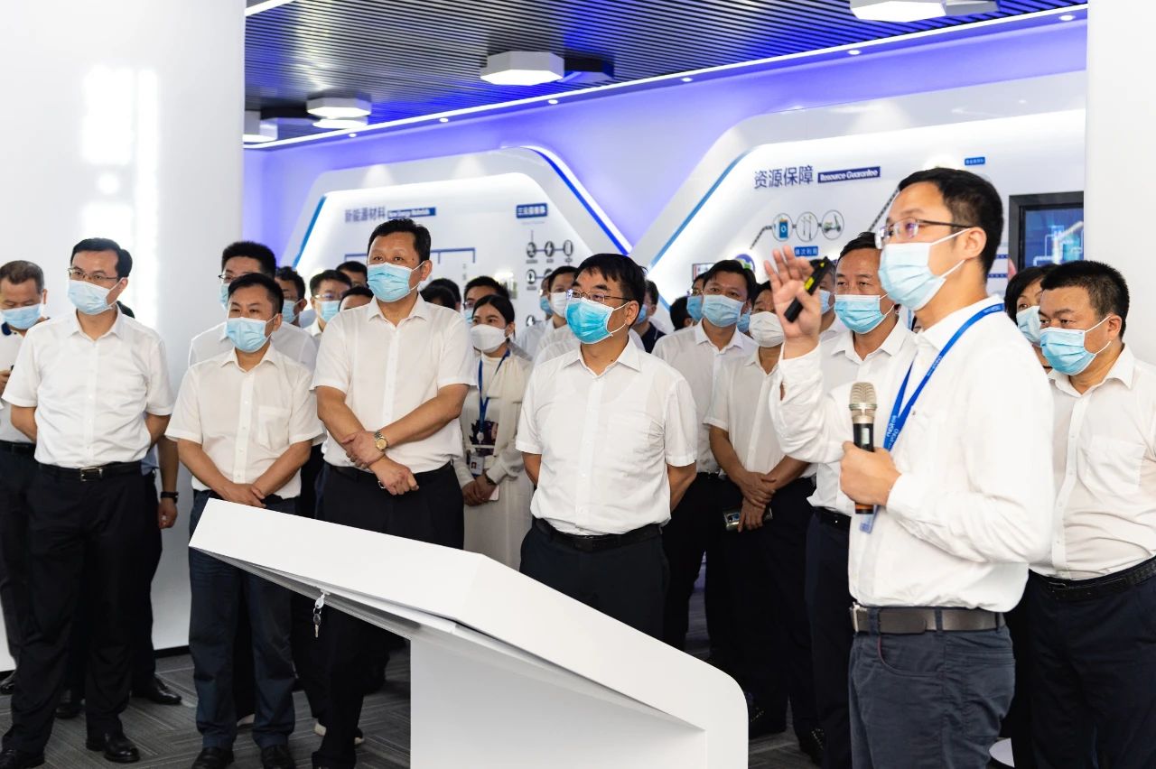 寧鄉(xiāng)經(jīng)開(kāi)區(qū)黨工委書(shū)記、寧鄉(xiāng)市委書(shū)記于新凡率觀摩團(tuán)調(diào)研中部產(chǎn)業(yè)基地