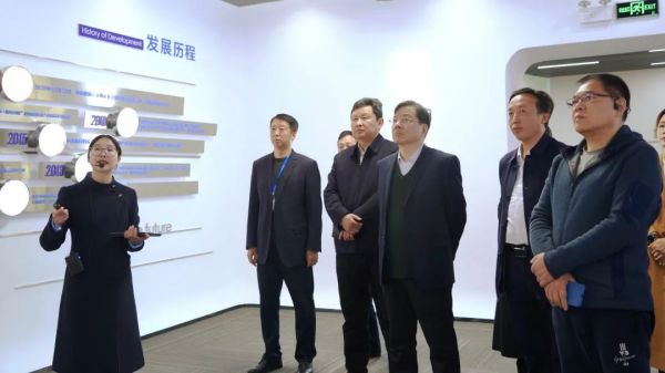 湖南省政協(xié)副主席、省工商聯(lián)主席張健一行到中偉寧鄉(xiāng)產(chǎn)業(yè)基地考察