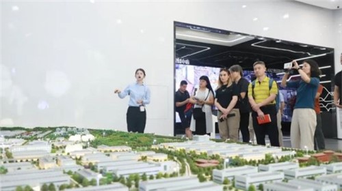 國(guó)際媒體第二波！法新社等11家國(guó)內(nèi)外主流媒體采訪中偉