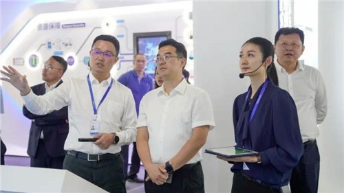 關(guān)企共筑“全球化”基石|長沙海關(guān)黨委書記、關(guān)長沈大為調(diào)研中偉股份